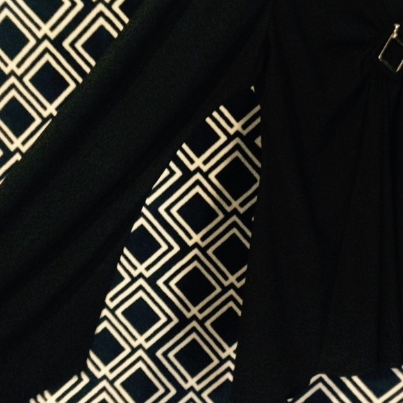 Worn O N C E bat wing black blouse - Picture 3 of 3